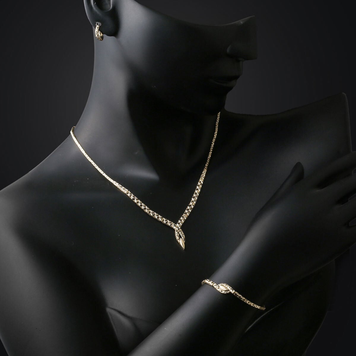 14K Yellow Gold Teardrop Six Wedding Set