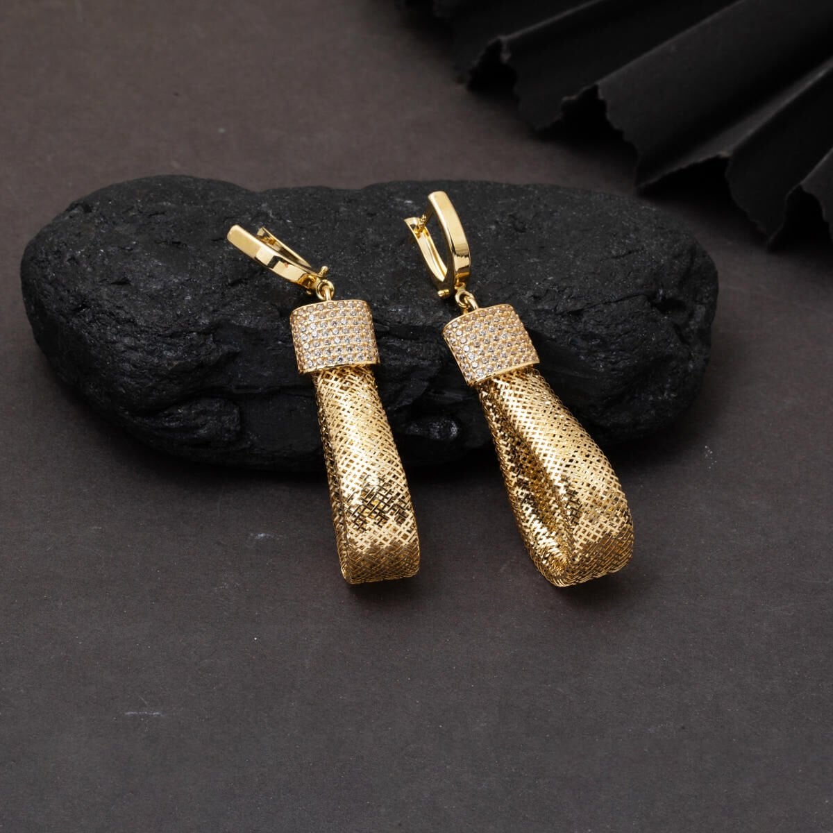 14K Yellow Gold Italian Collection Cubic Zirconia Dangle Earrings