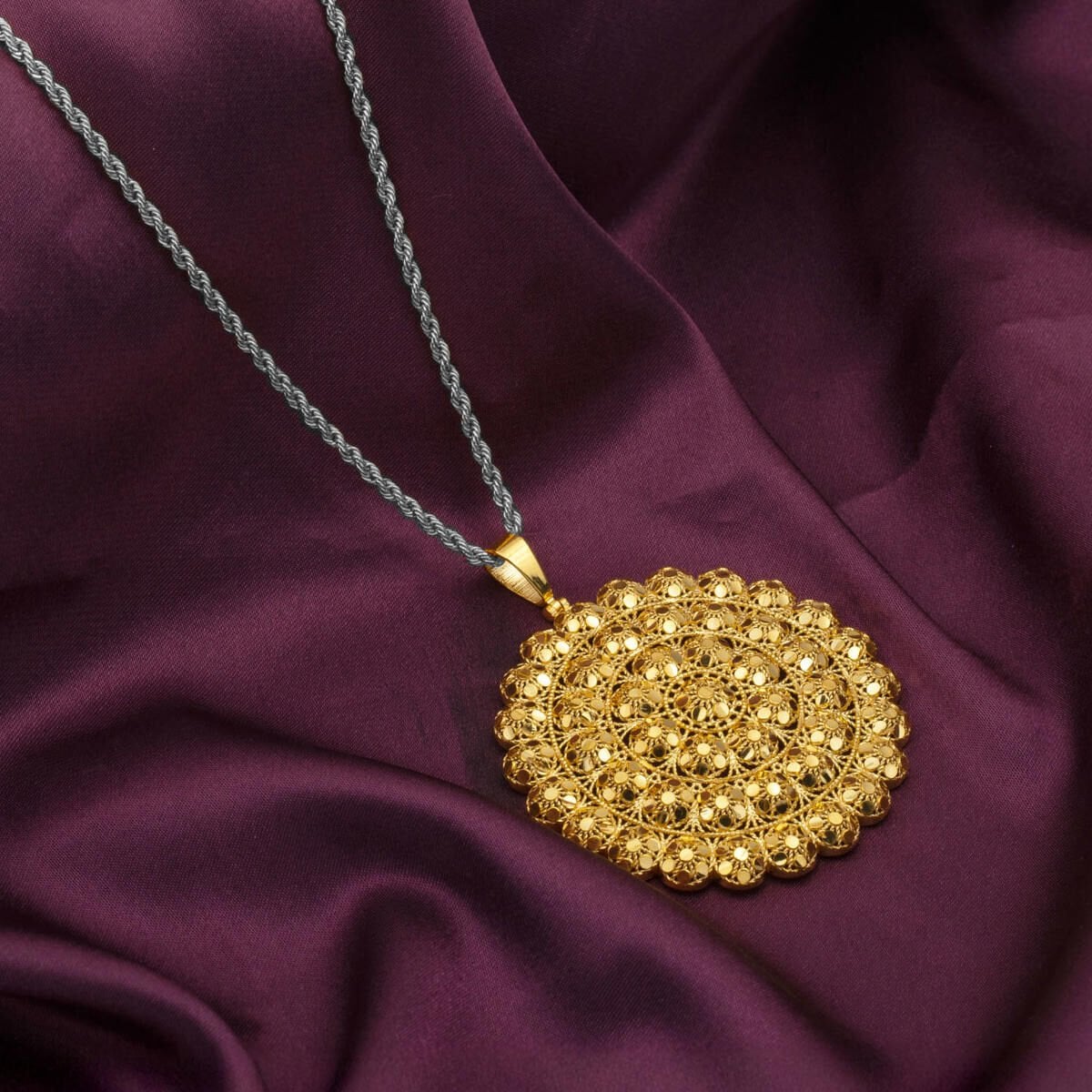 14K Yellow Gold Light Circle Chainless Necklace