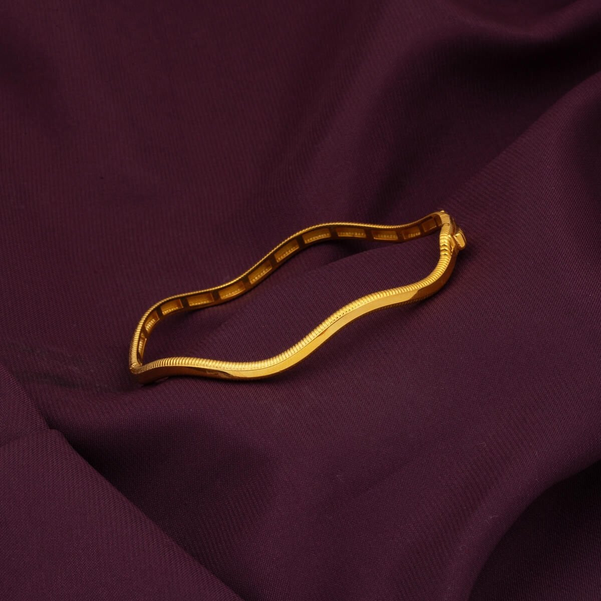 14K Yellow Gold Zigzag Ajda Hinged Cuff Bangle (7.75 g)