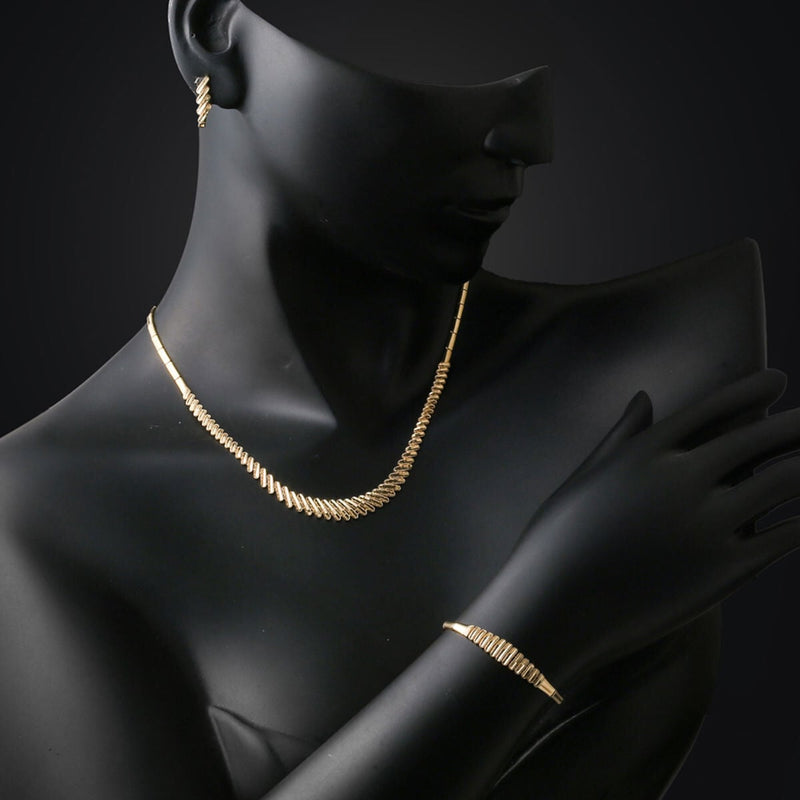 14K Yellow Gold Ajda Hand Engraved Wedding Set