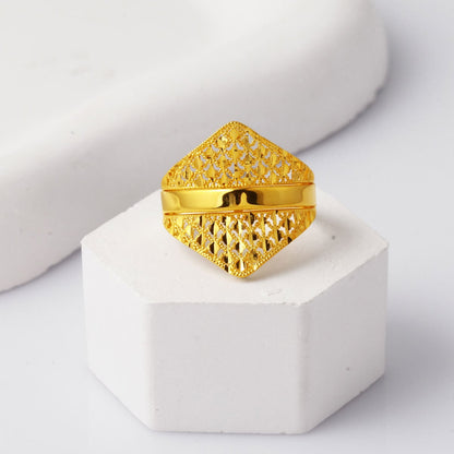 14K Yellow Gold Honeycomb Ring (3.11 g)