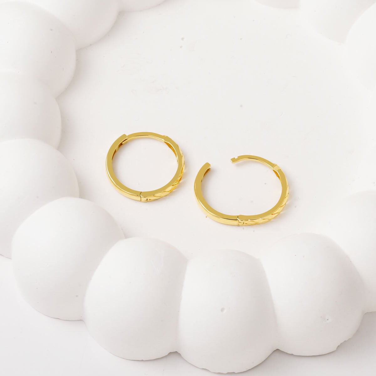 14K Yellow Gold Wheat Double Sided Hoop Earrings