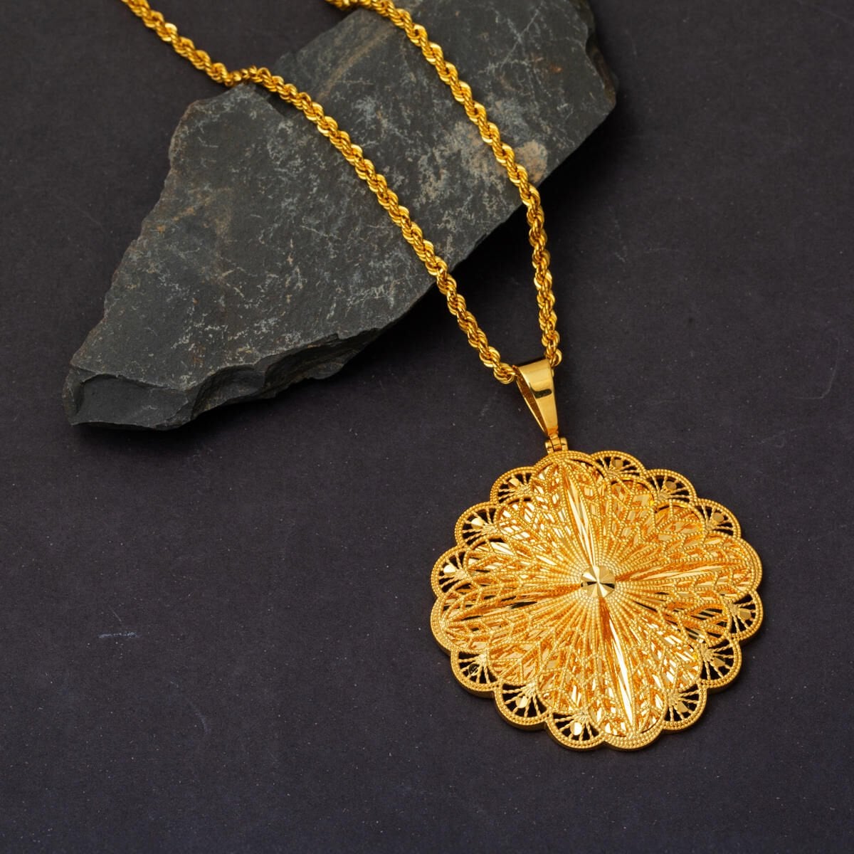 14K Yellow Gold Star Light Necklace