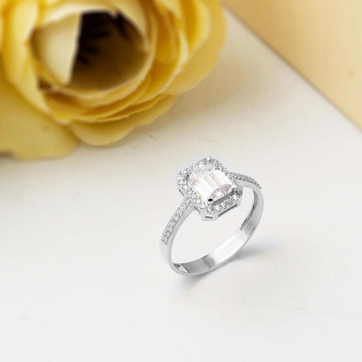 14K White Gold Baguette Cubic Zirconia Ring (2.27 g)