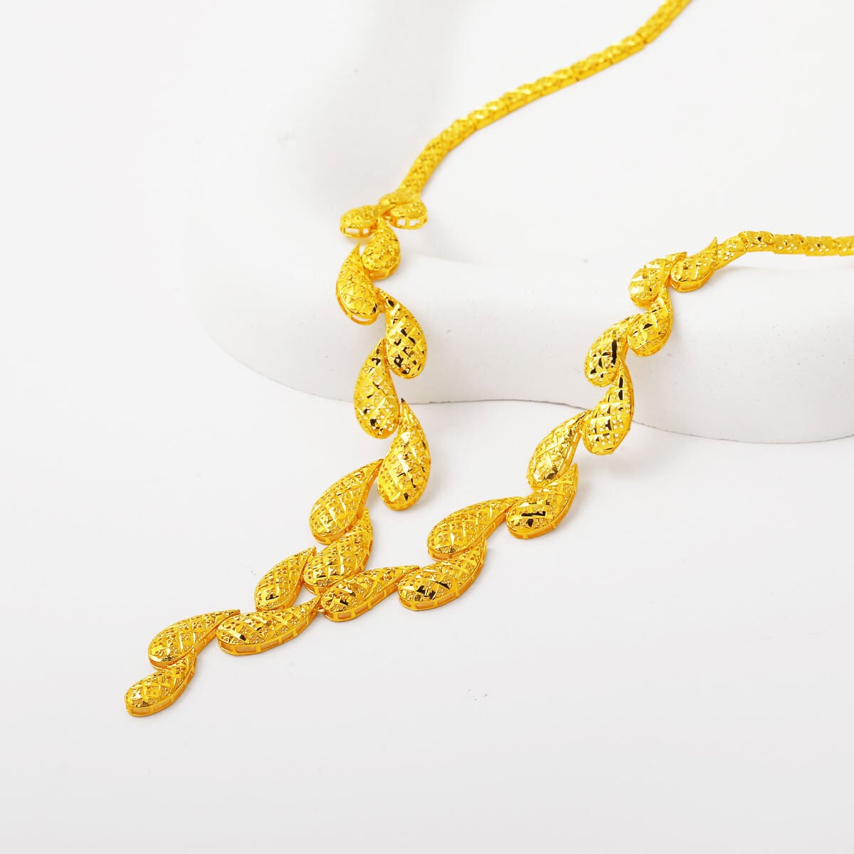 14K Yellow Gold Ivy Teardrop Jewelry Set