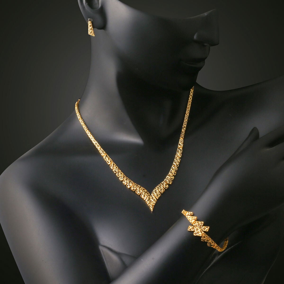 14K Yellow Gold Engraved Bridal Jewelry Set