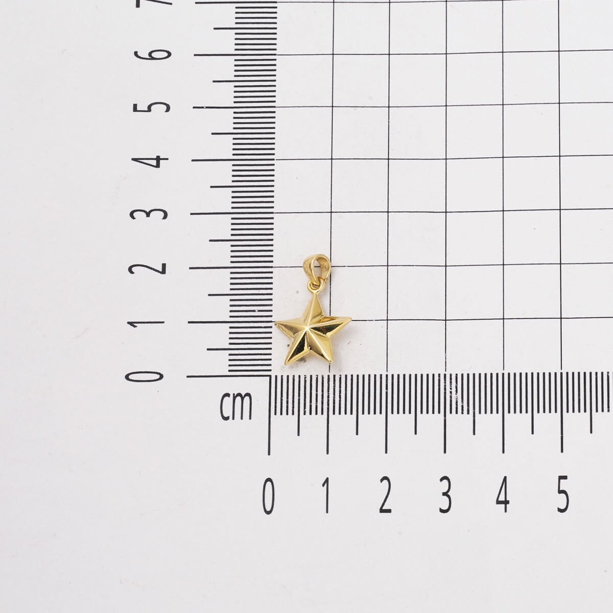 14K Yellow Gold Small Star Necklace