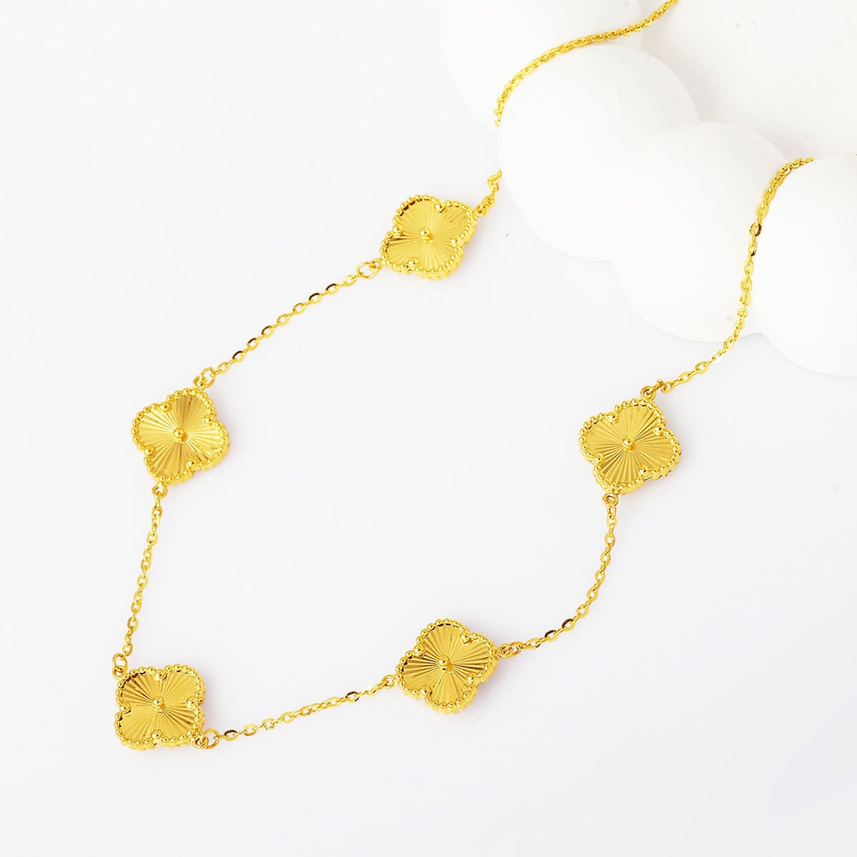 14K Yellow Gold Clover Necklace (5.97 g)