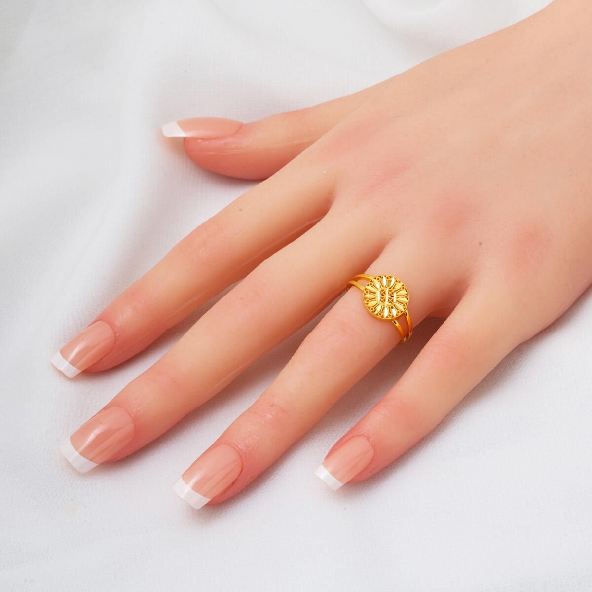 14K Yellow Gold Laurel Ring