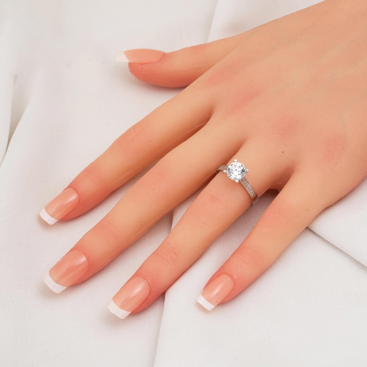 14K White Gold Solitaire Cubic Zirconia Ring (2.8 g)