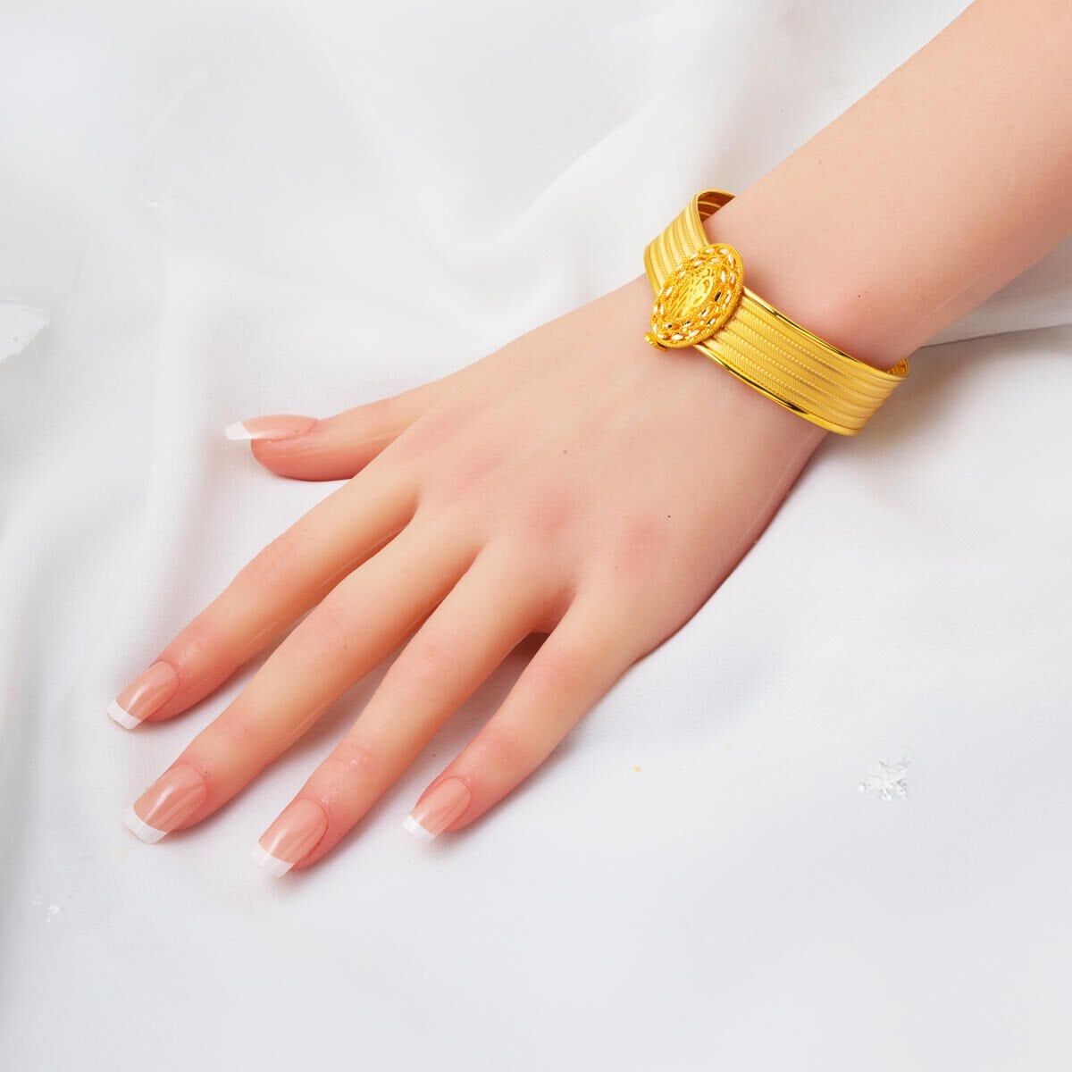 14K Yellow Gold Ottoman Tughra 5 Row Mesh Hinged Cuff Bangle