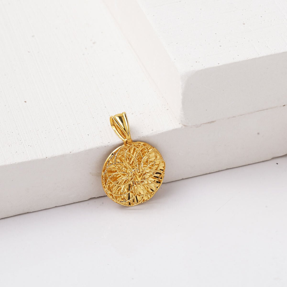 14K Yellow Gold Infinity Circle Pendant