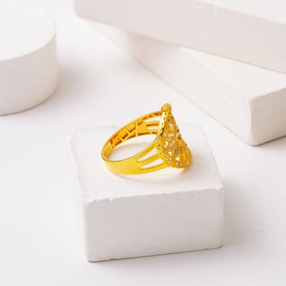 14K Yellow Gold Sparkling Star Flower Ring