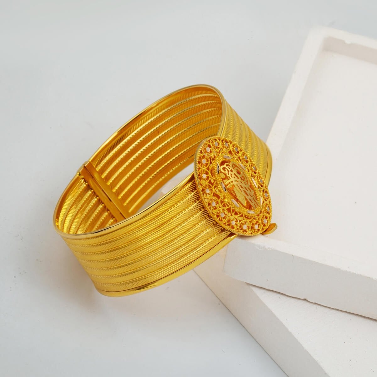 14K Yellow Gold Ottoman Tughra 7 Row Mesh Hinged Cuff Bangle