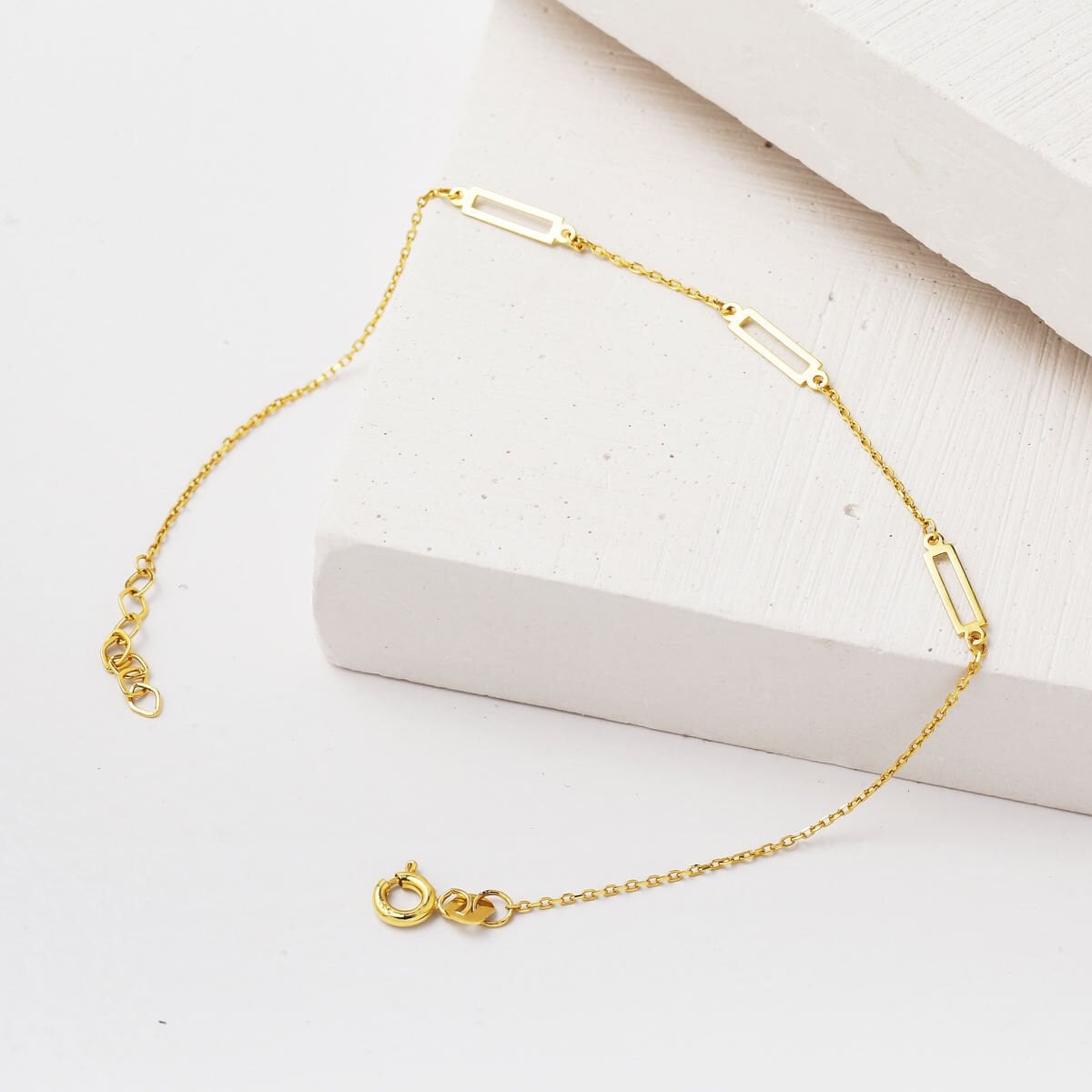 14K Yellow Gold Minimalist Paperclip Bracelet