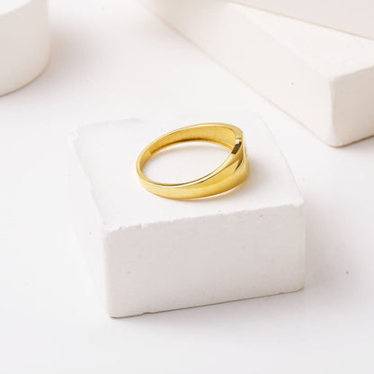 14K Yellow Gold Minimalist Star Signet Cubic Zirconia Ring