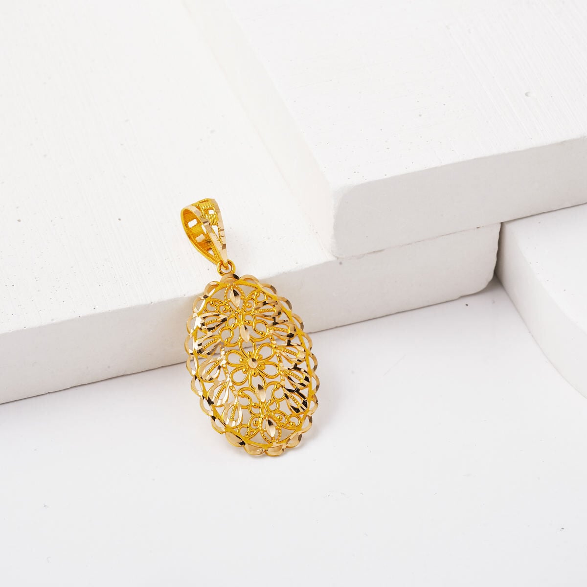 14K Yellow Gold Special Engraved Pendant