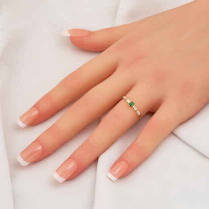 14K Yellow Gold Green Baguette Cubic Zirconia Ring (1 g)