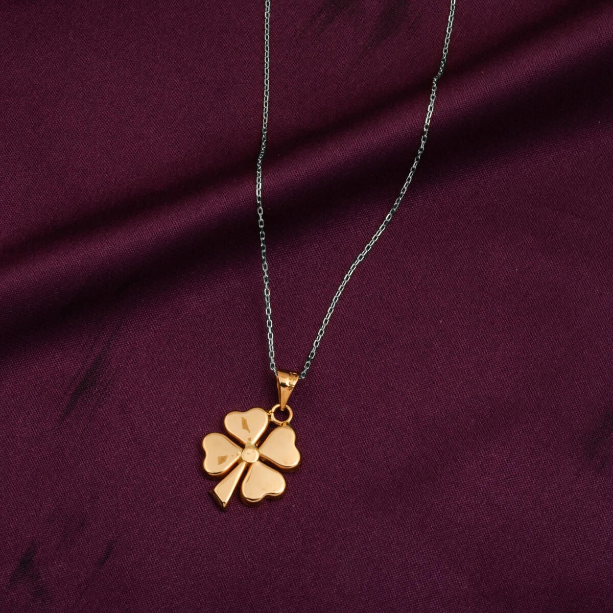 22K Yellow Gold Clover Pendant (2.79 g)