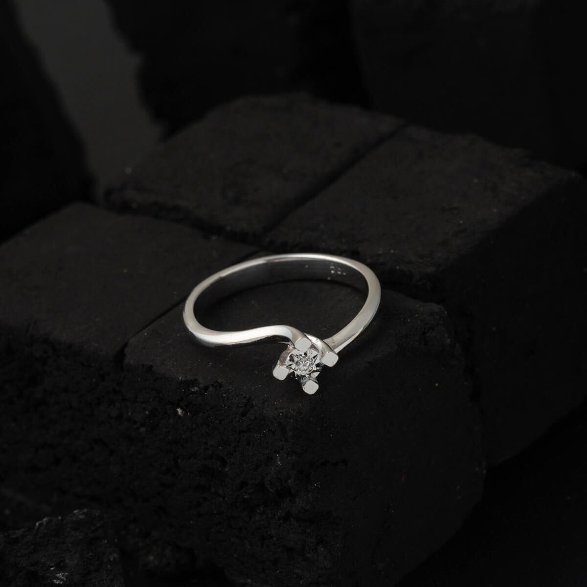 14K White Gold 0.04 Ct Illusion Solitaire Diamond Ring