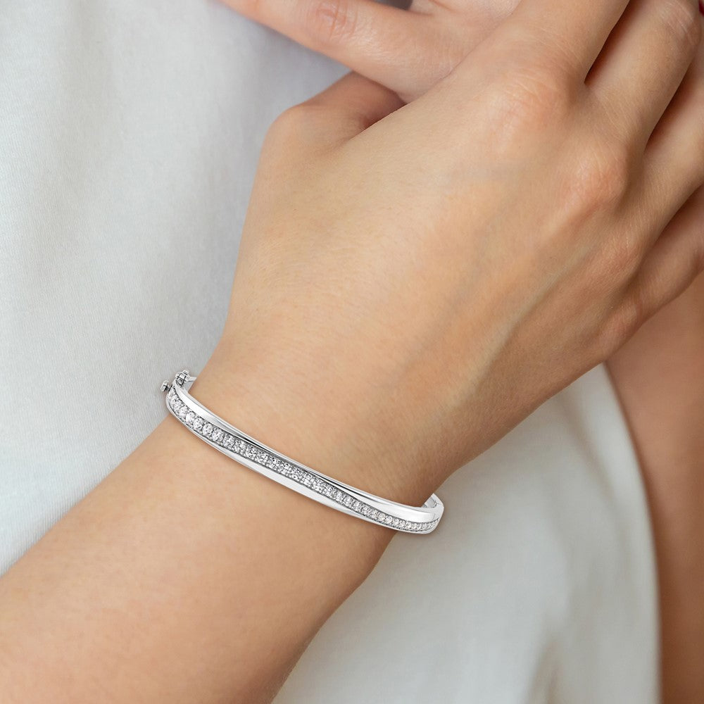14K White Gold True Origin 1 5/8 Carat Lab Grown Diamond Vs D E F 6.75 Inch Bangle