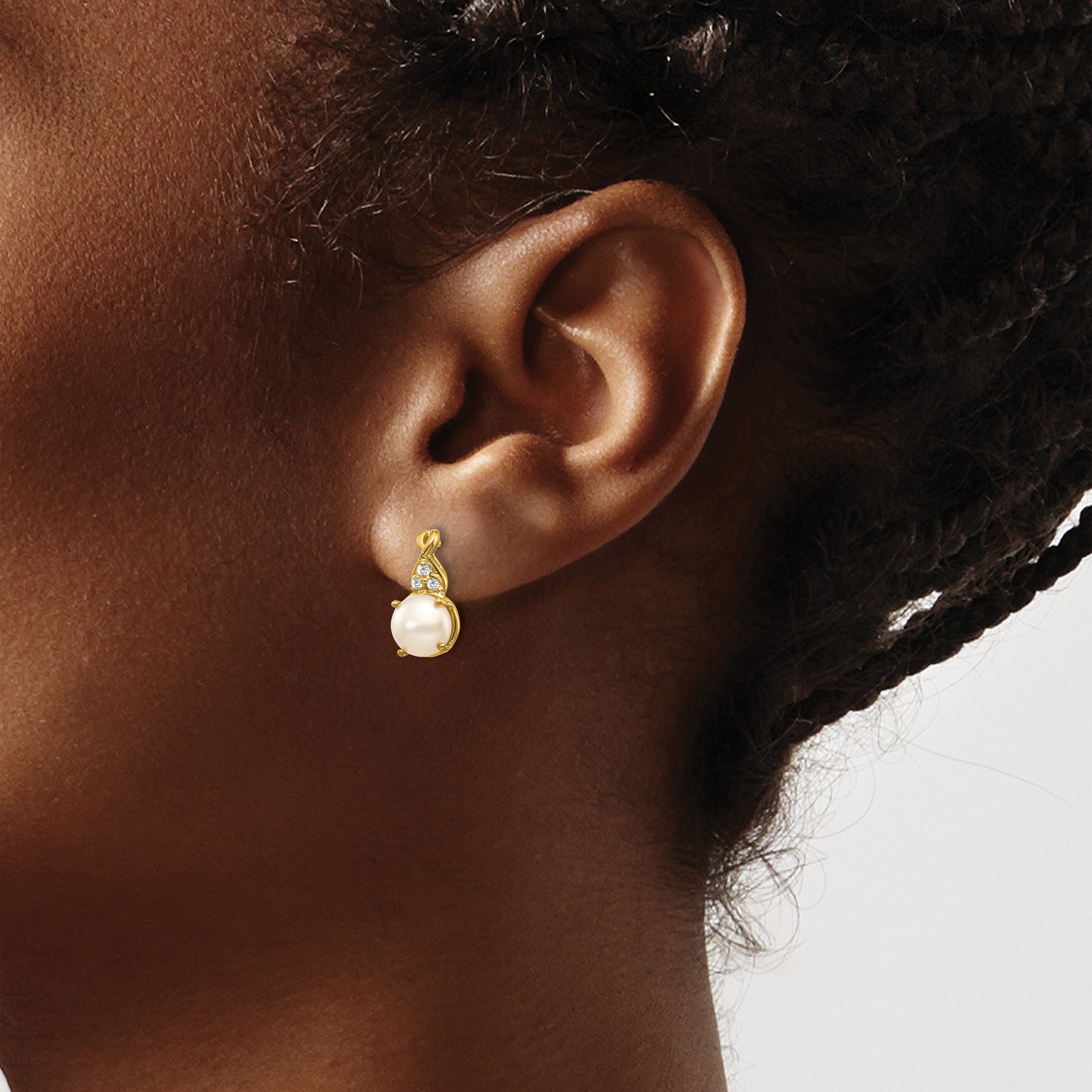 10K Yellow Gold Fwc Pearl And Diamond Earrings