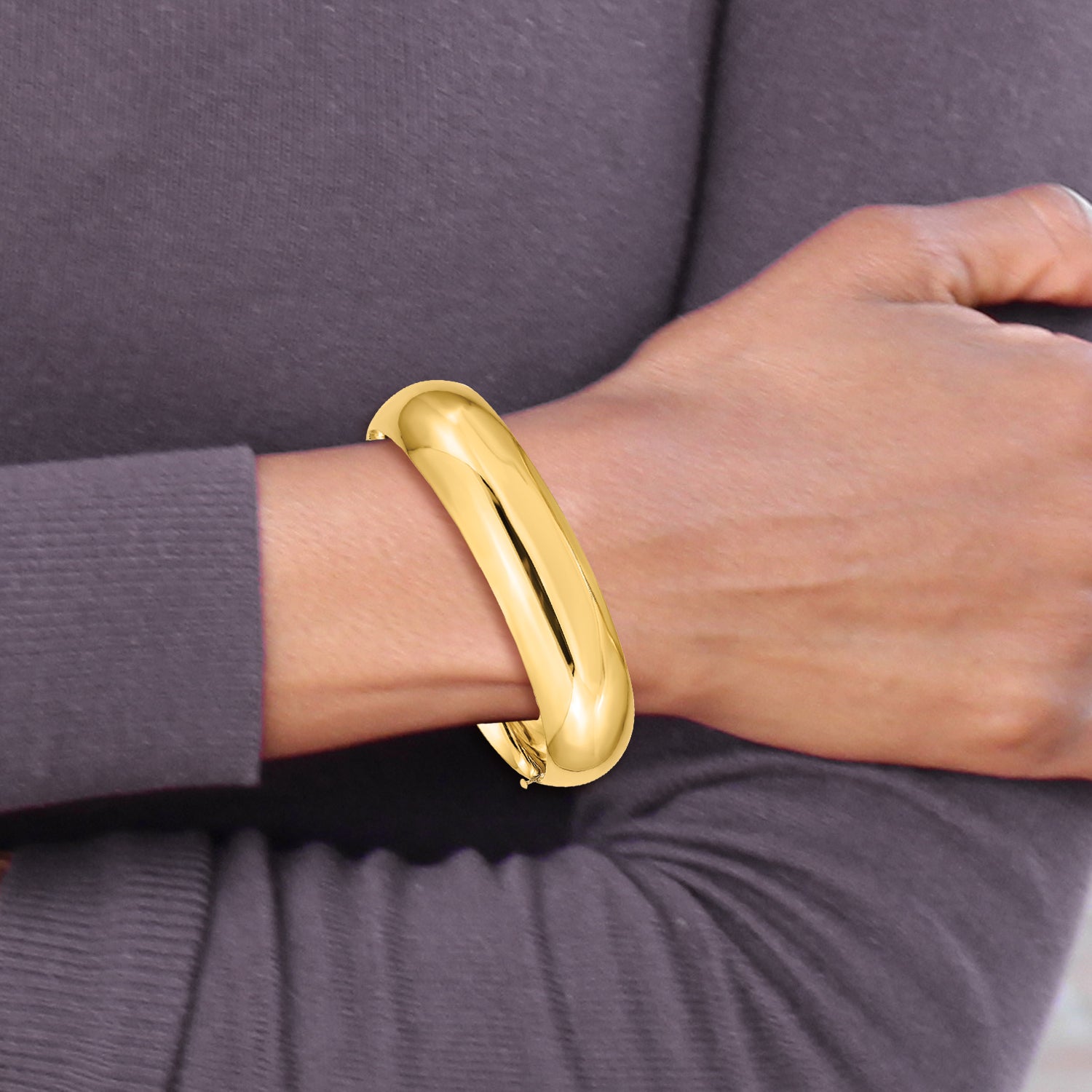 14K Yellow Gold 11/16 Oversize High Polished 17.00mm Hinged Oval Bangle Bracelet
