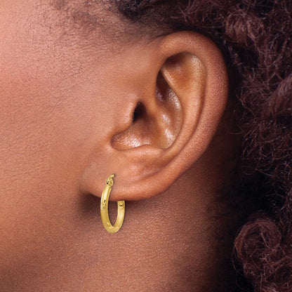 14K Yellow Gold Satin And D/C 2mm Round Tube Hoop Earrings