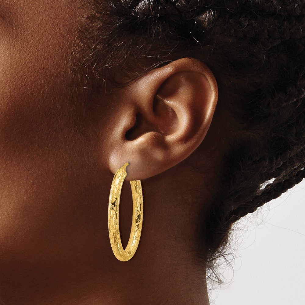 14K Yellow Gold Polished Patterned Oval Hoop Earrings