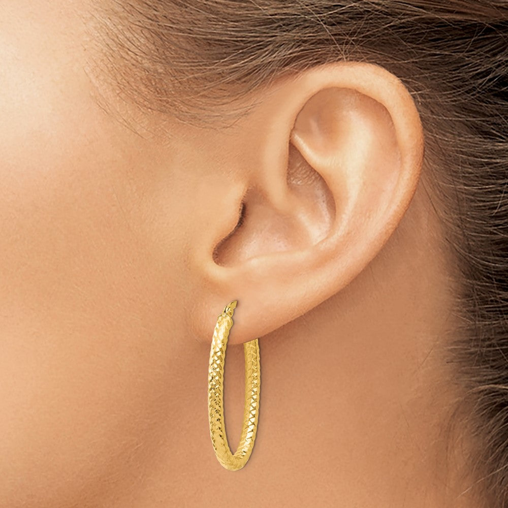14K Yellow Gold Foreverlite Polished And Textured Oval Hoop Earrings