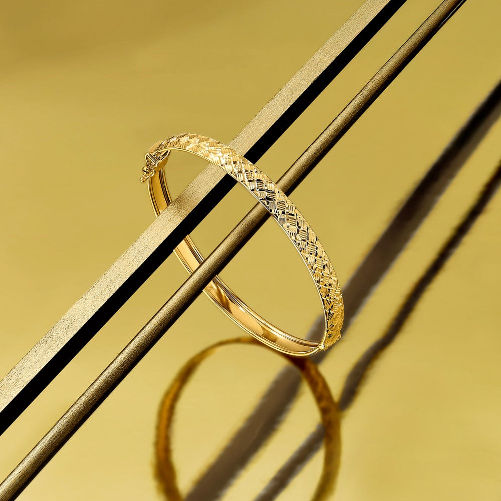 14K Yellow Gold Polished And Diamond Cut Hinged Bangle