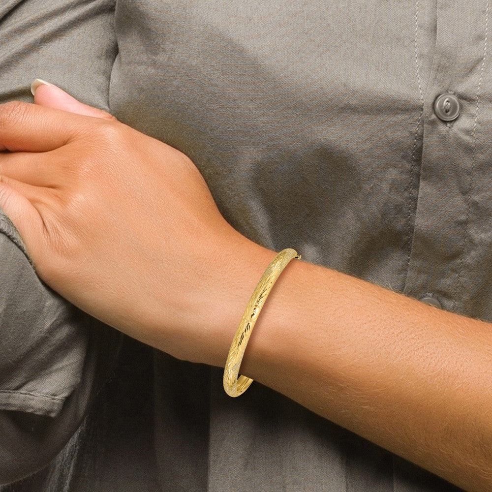 14K Yellow Gold 4/16 Oversized Laser Cut Hinged Bangle Bracelet