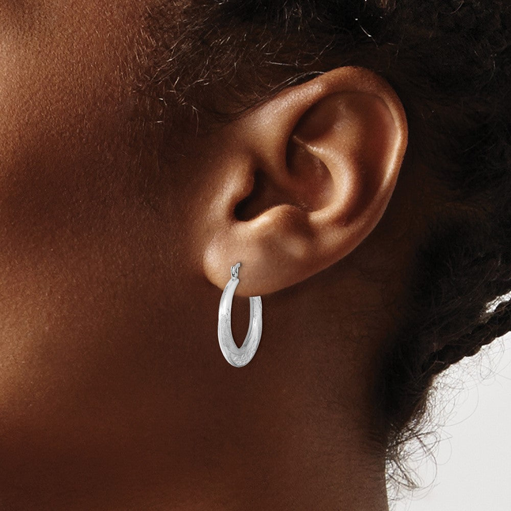 Sterling Silver Rh-Plated Brushed & D/C Scalloped Round Hoop Earrings