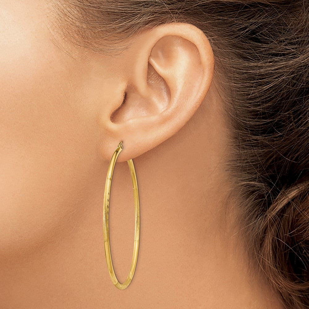 14K Yellow Gold Satin And Diamond-Cut 2mm Round Tube Hoop Earrings