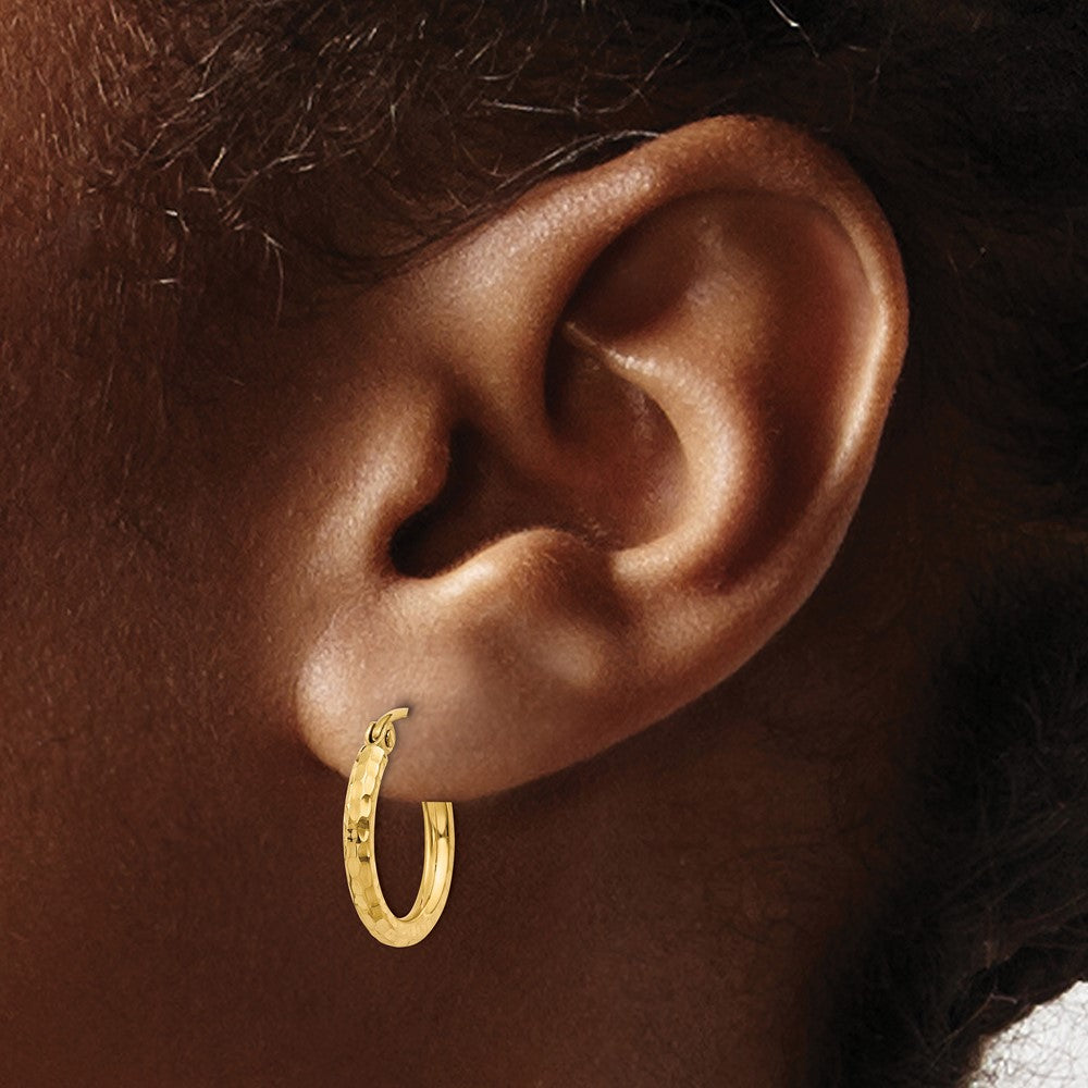 14K Yellow Gold Diamond-Cut 2mm Round Tube Hoop Earrings