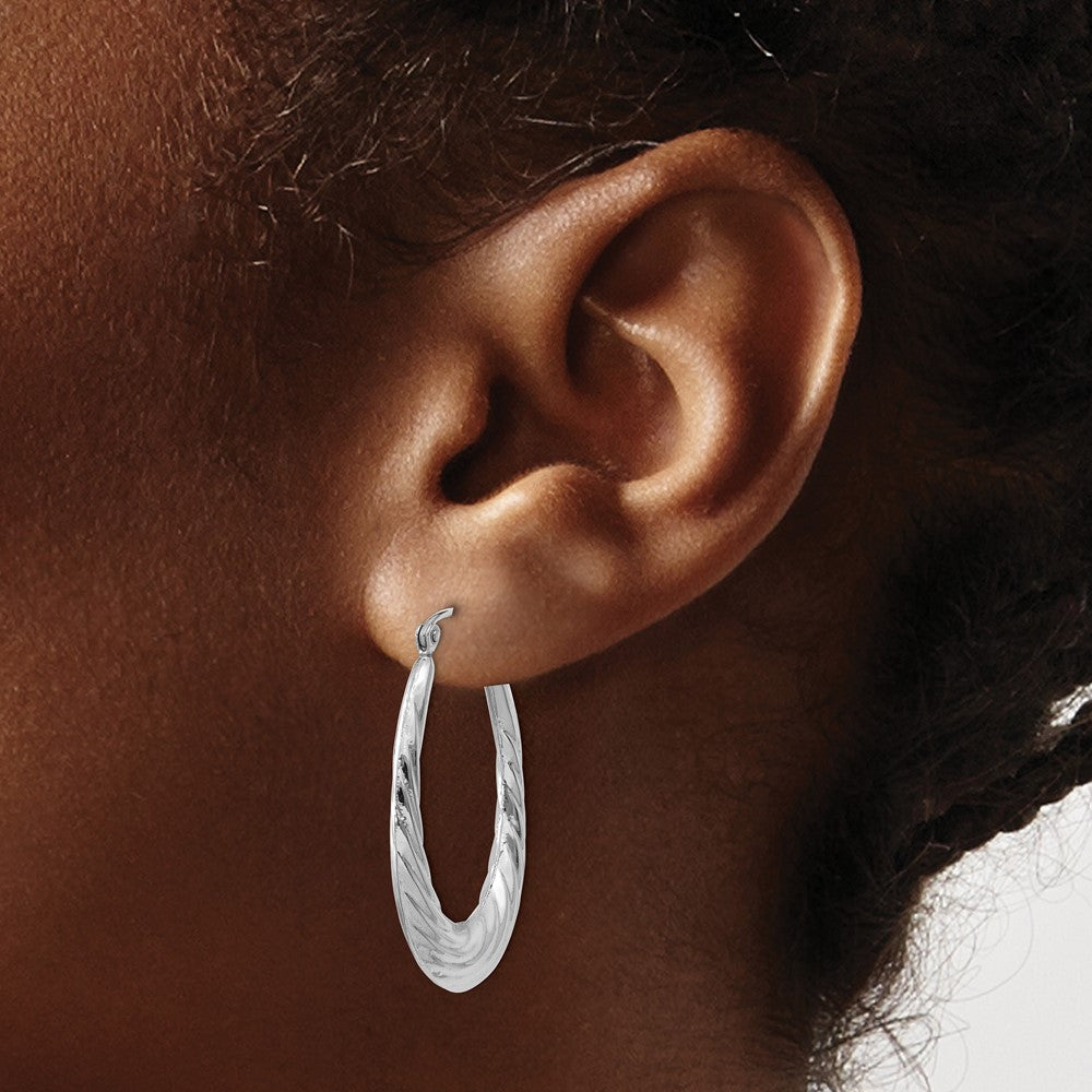14K White Gold Polished And Textured Oval Hoop Earrings