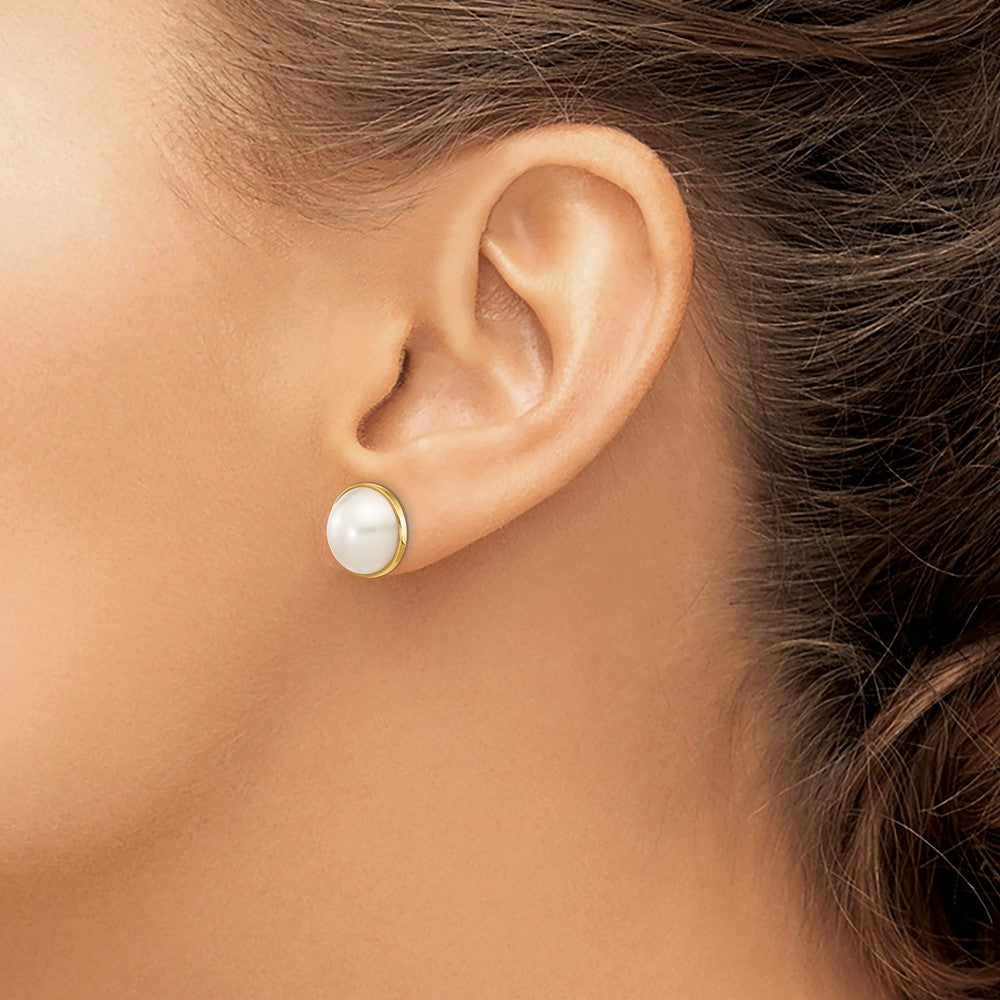 14K Yellow Gold 9-10mm White Freshwater Cultured Mabe Pearl Post Earrings