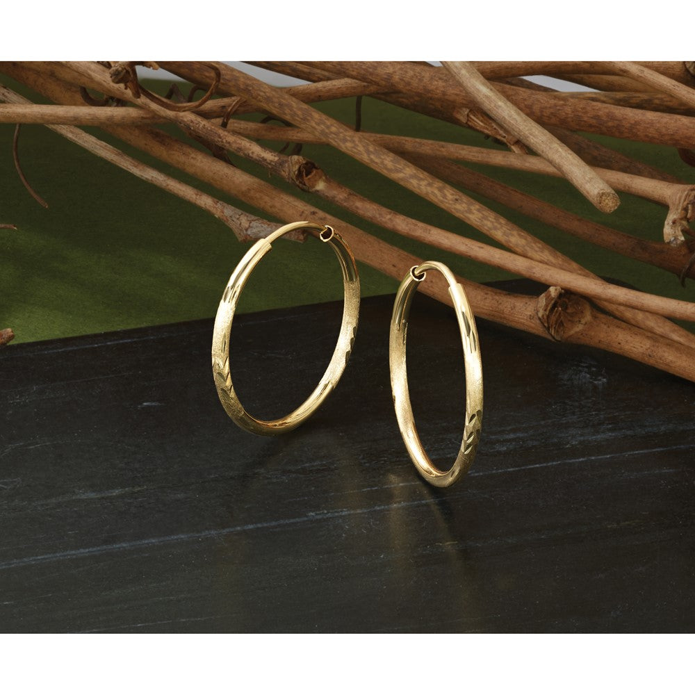 14k-yellow-gold-15mm-satin-diamond-cut-endless-hoop-earrings-xy1171
