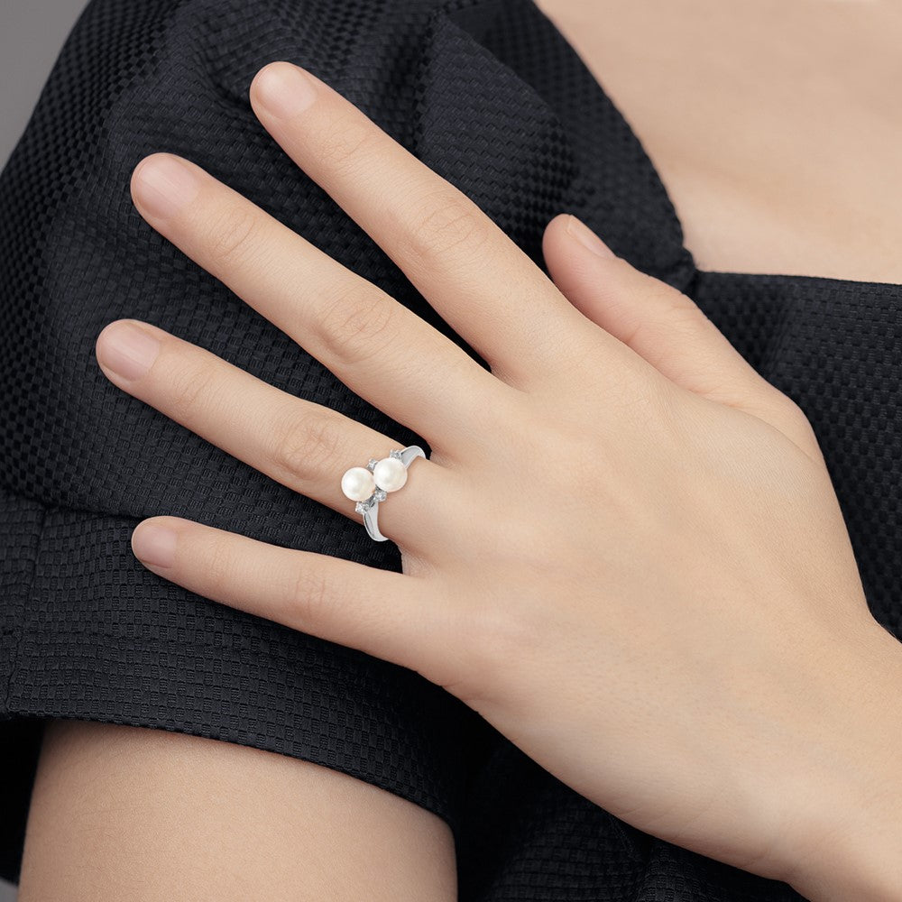 14k White Gold 5mm FW Cultured Pearl VS Diamond ring