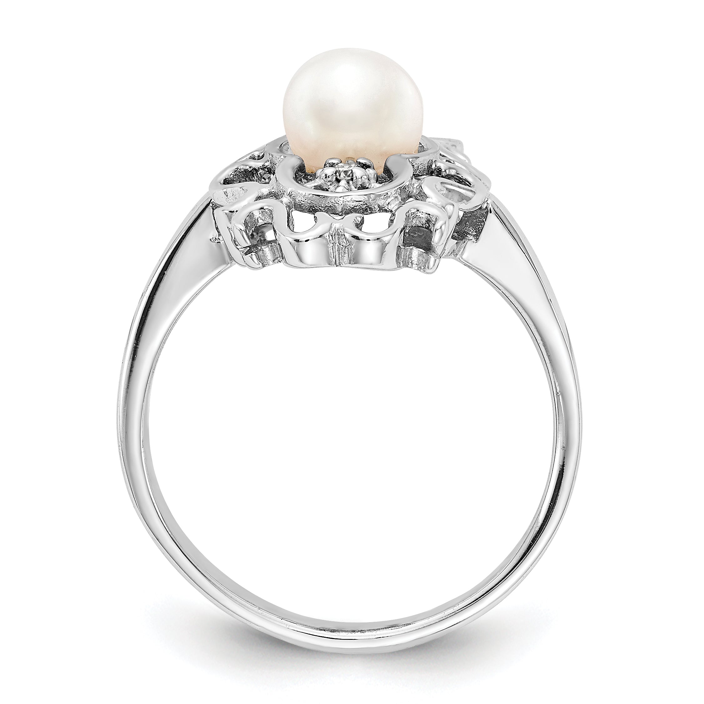 14k White Gold 5.5mm FW Cultured Pearl A Real Diamond ring