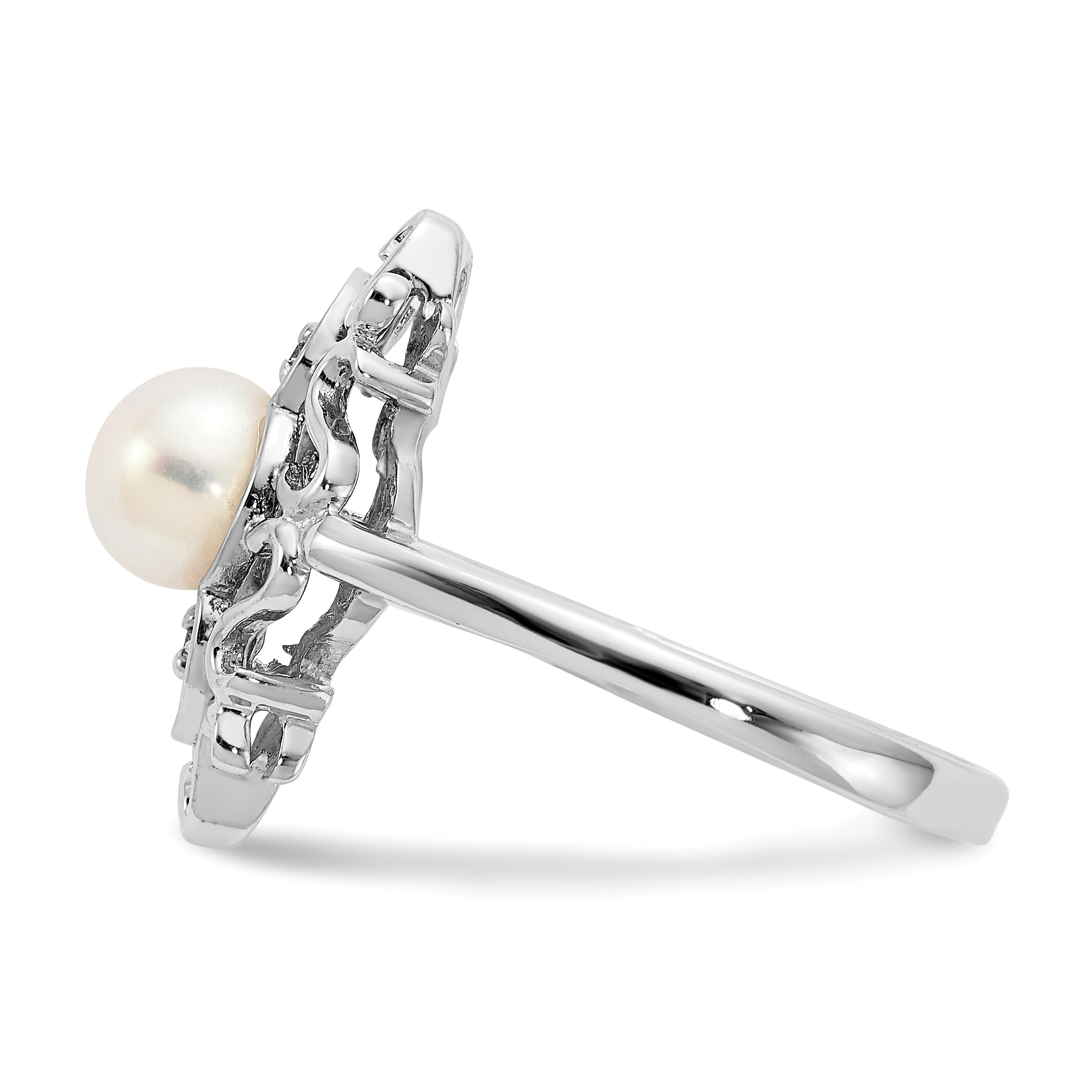 14k White Gold 5.5mm FW Cultured Pearl A Real Diamond ring