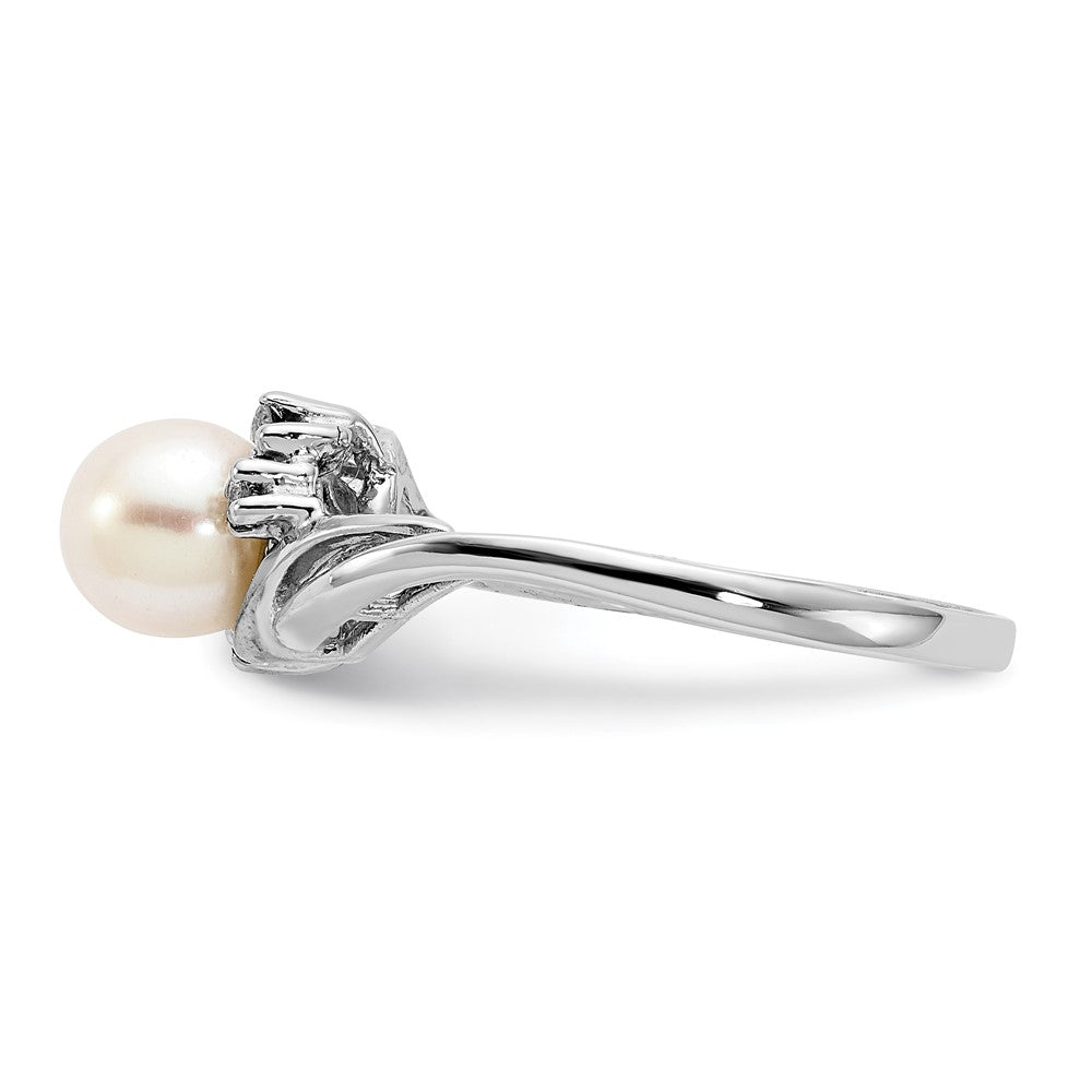 14k White Gold 6mm FW Cultured Pearl A Real Diamond ring