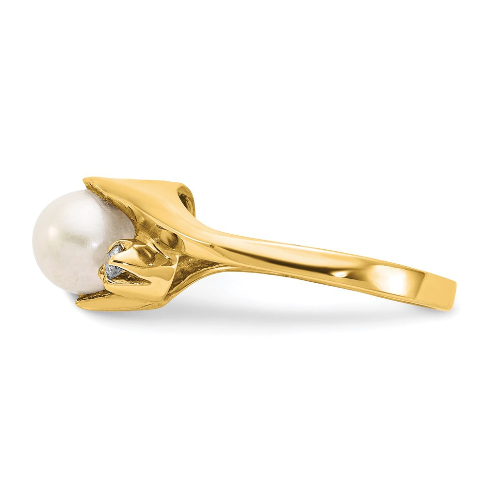 14K Yellow Gold 6mm FW Cultured Pearl A Real Diamond ring