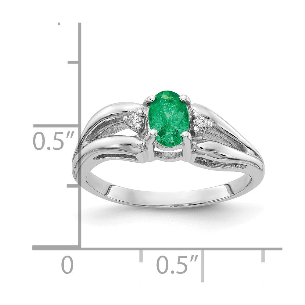 14k White Gold 6x4mm Oval Emerald A Real Diamond ring