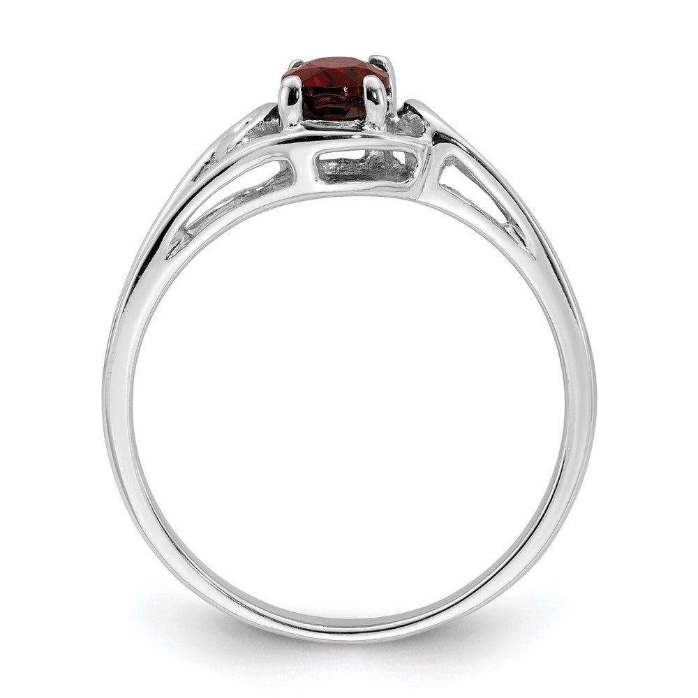 14k White Gold 7x5mm Oval Garnet Checker ring