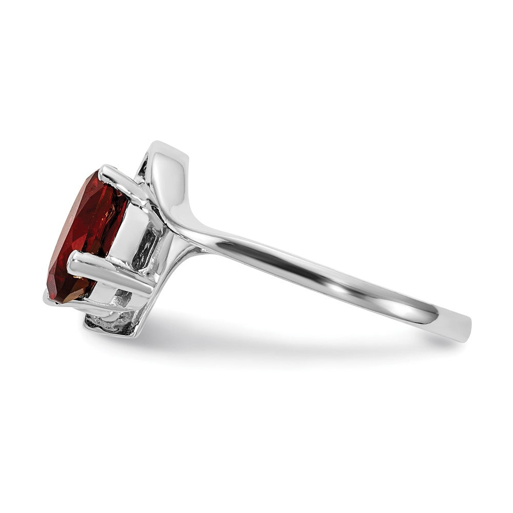 14k White Gold 8x6mm Oval Garnet VS Diamond ring