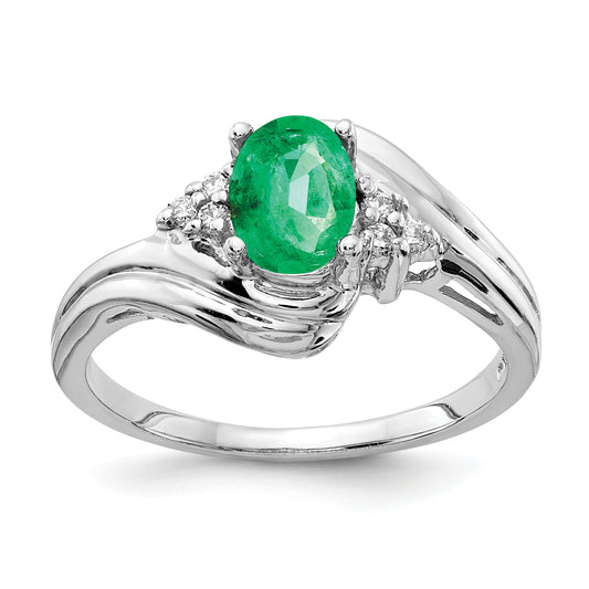 14k White Gold 7x5mm Oval Emerald A Real Diamond ring