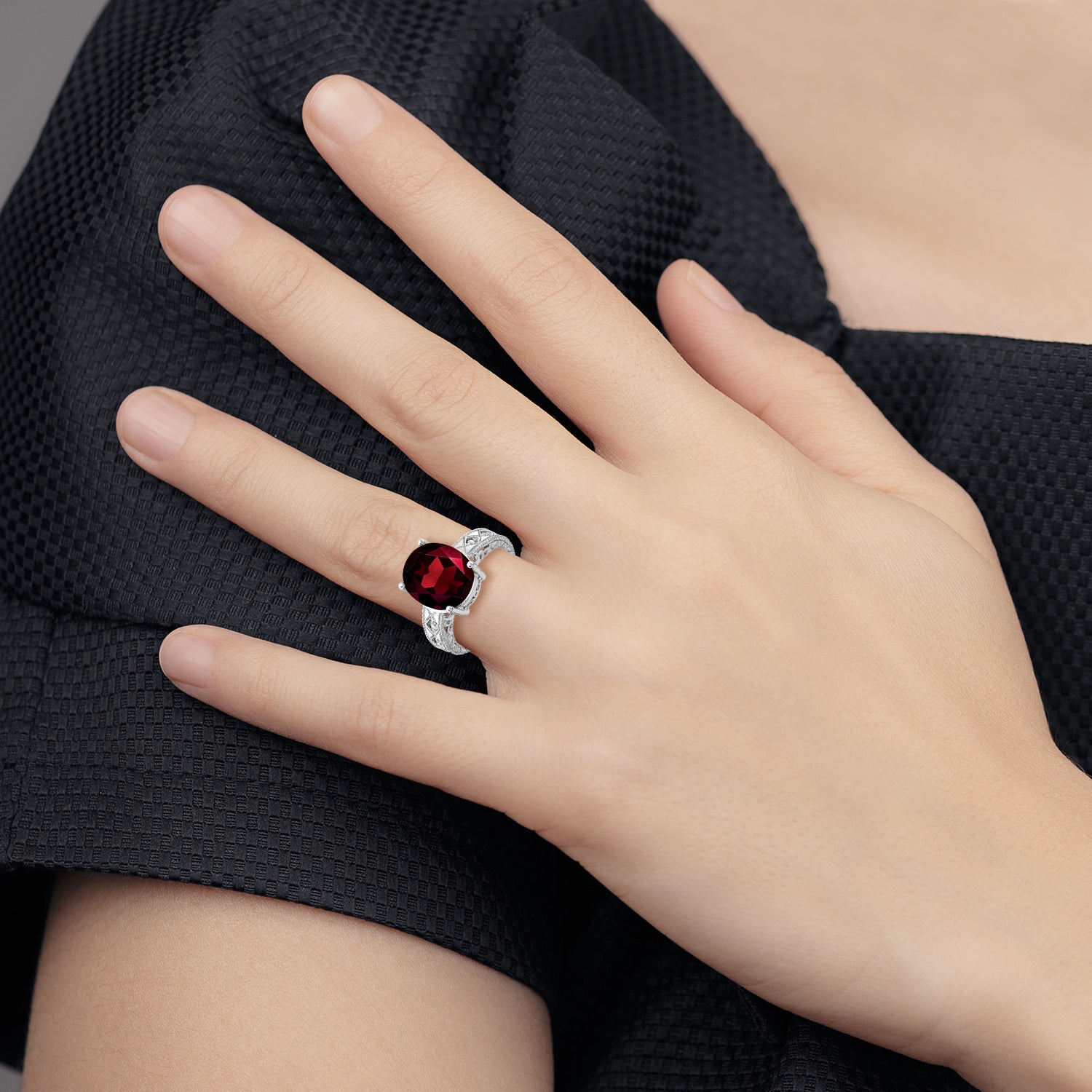 14k White Gold 12x10mm Oval Garnet Checker A Real Diamond ring