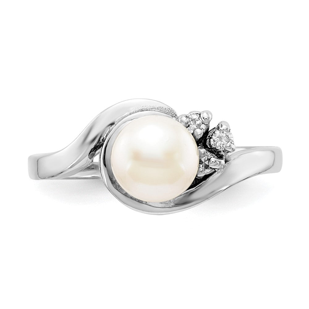 14K Yellow Gold 6mm FW Cultured Pearl A Real Diamond ring